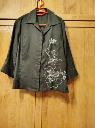 Blusa Lino Negra Bordada Manga Francesa