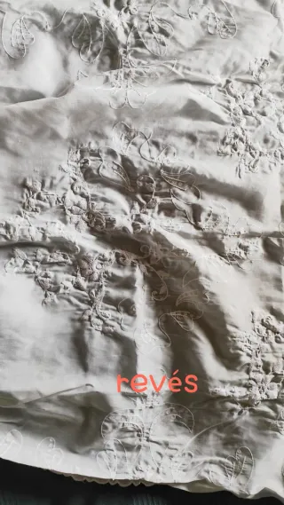 Delantal bordado indumentaria regional