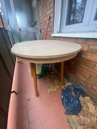 Mesa redonda de madera plegable