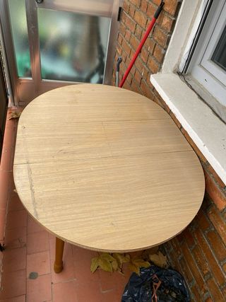 Mesa redonda de madera plegable