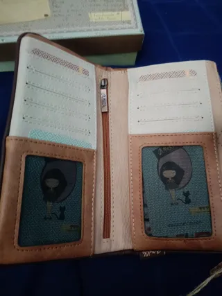 Monedero Anekke nuevo con caja y etiquetas