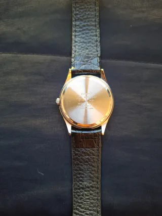 Reloj Casio Negro y plateado, de acero inoxidable