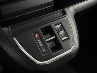 Peugeot Traveller 2025