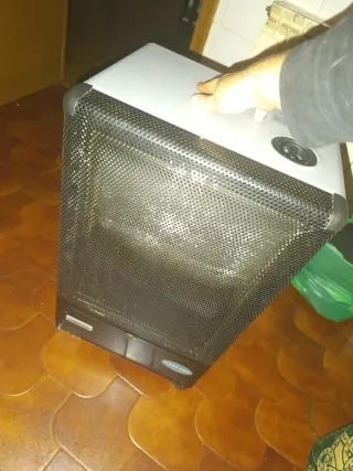 Estufa de butano negra y gris