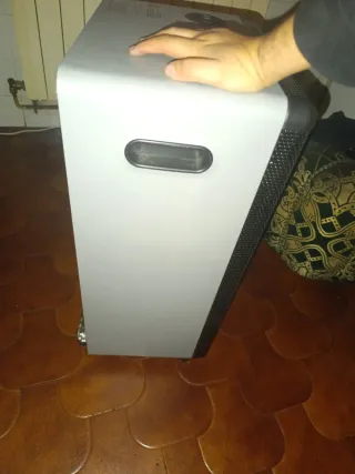 Estufa de butano negra y gris