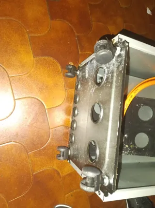 Estufa de butano negra y gris