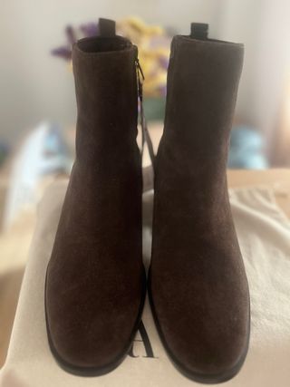 Botín piel marrón Zara