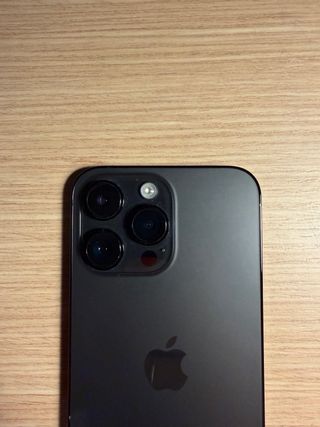 iPhone 14 Pro Max con custodie ufficiali