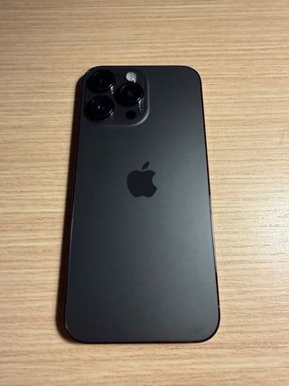 iPhone 14 Pro Max con custodie ufficiali