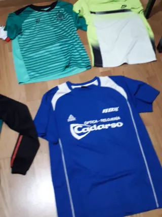 Lote de camisetas deportivas