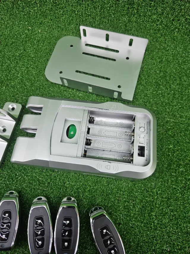 Cerrojo Invisible Nivian con 4 Mandos