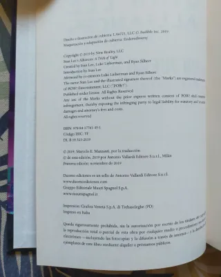 1* edición. Stan Lee. Alliances. Un juego de luz.