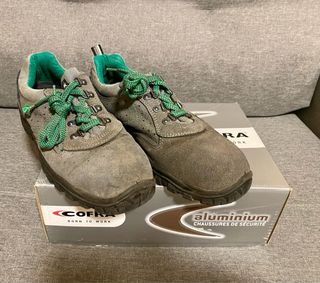 Zapatos de seguridad Cofra grises y verdes