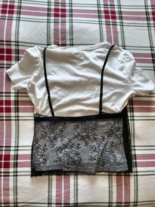 Camiseta Zara con sobretop de encaje