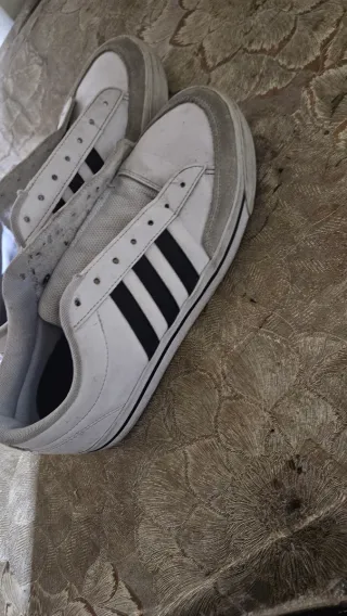 Zapatillas Adidas Blancas y Negras