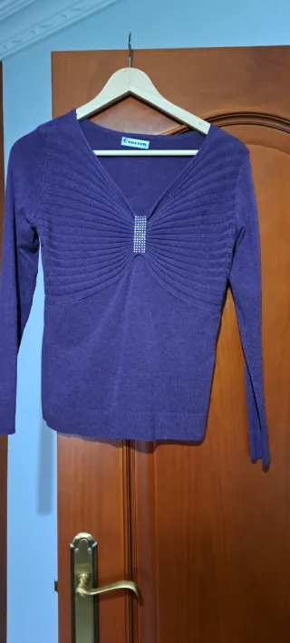 Jersey morado con pedrería