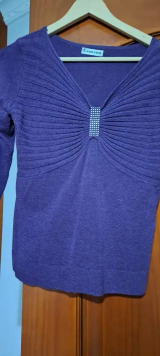 Jersey morado con pedrería