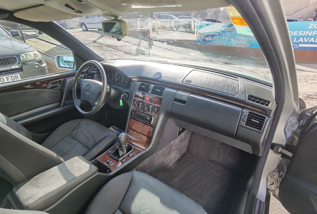 Mercedes-Benz Clase E 300d - 136cv