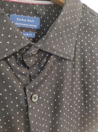 La camisa Zara con estampado moderno