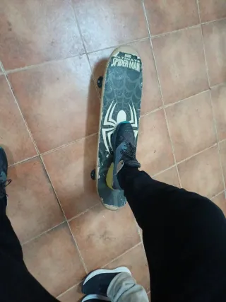 Monopatín Spiderman