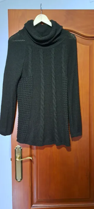 Jersey largo marrón cuello alto