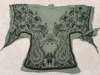 Blusa Estampada Boho, pollera ajustable, top rosa