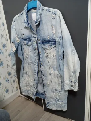 Chaqueta vaquera oversize desgastada