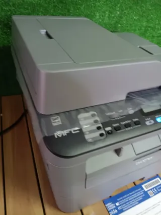 Impresora Láser Brother MFC-L2700DW Gris