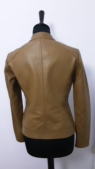 Cazadora polipiel beige/marrón