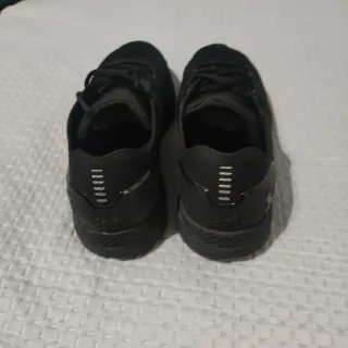 Zapatillas Under Armour Negras