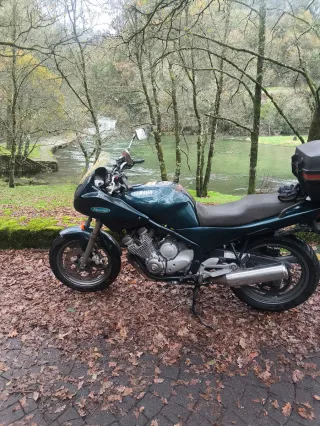 Moto Yamaha Diversion