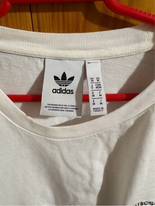 5 camisetas 1 Nike, 1 Adidas, 2 Diesel y 1 Oneill