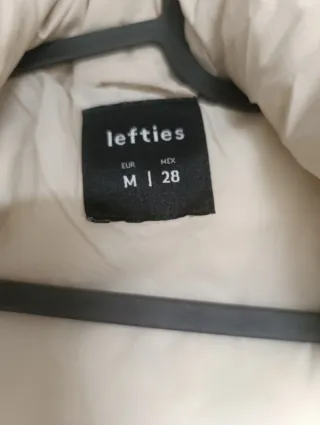 Chaleco largo beige con capucha