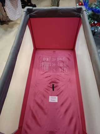 Cuna de viaje magenta y gris