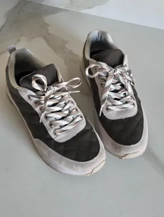 Zapatillas/Bambas Beige y Verde Oliva