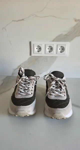 Zapatillas/Bambas Beige y Verde Oliva