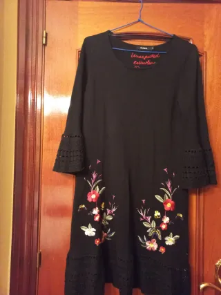 Vestido Desigual Negro Talla S/M Bordado