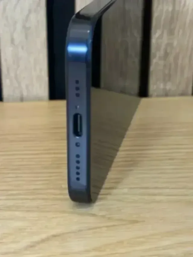 iPhone 15 Pro 128 GB Blu titanio