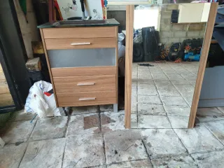 Mobile da bagno completo con specchio, lavandino e mobile