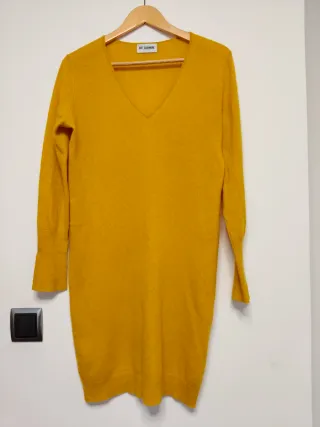 Vestido de punto de cachemira amarillo mostaza