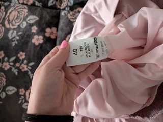 Vestido rosa palo strapless con flor