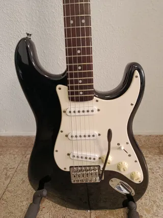 Squier Stratocaster Affinity by Fender guitarra