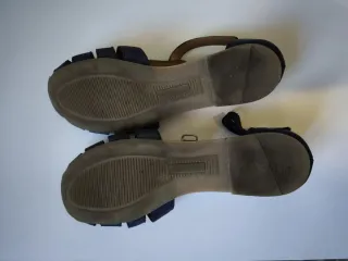 Sandalias de cuero azul,marino.