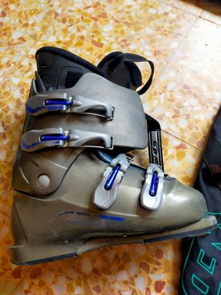 Botas de esquí Salomon y esquís K2