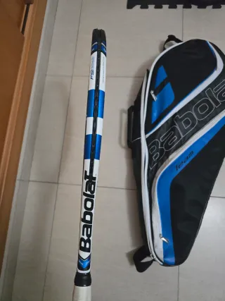 Raqueta de tenis Babolat Team con funda.