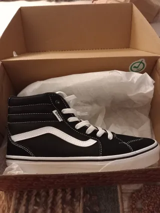 Zapatillas Vans SK8-Hi Negras y Blancas