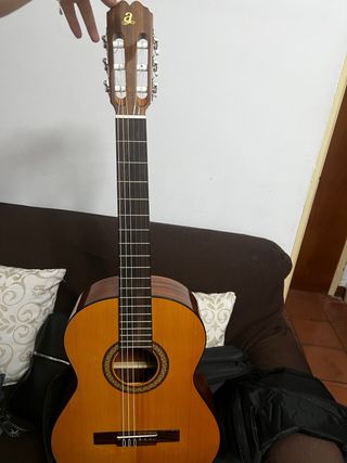 Guitarra Admira Rosario poco uso