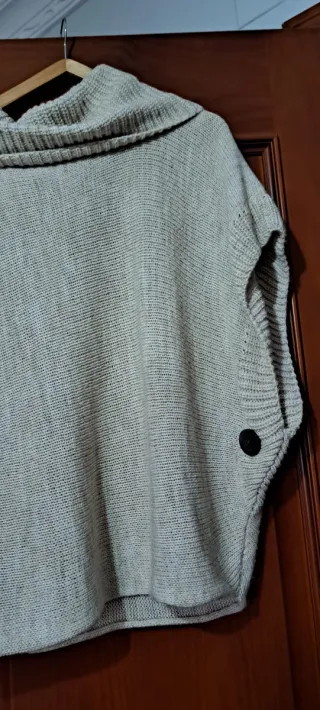 Jersey beige cuello vuelto talla única