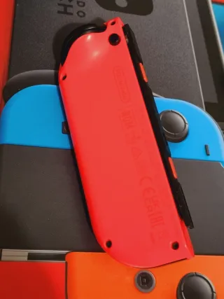 Nintendo Switch con scatola e accessori