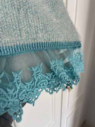 Jersey Morgana Celeste Suave Encaje Broches